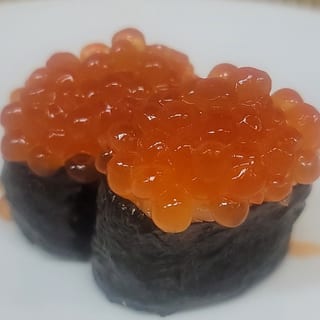 Salmon Egg Sushi (Ikura)