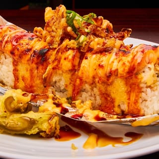 Volcano Roll (9PCS)