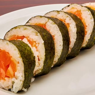Salmon Roll (6PCS)